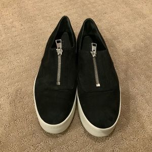 Vince, size 7.5 casual black shoes WORN ONCE
